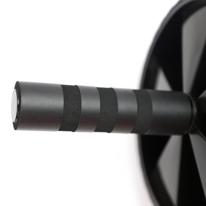close-up of the handle grip of the Maji Sports core training ab wheel for effective workouts and muscle building