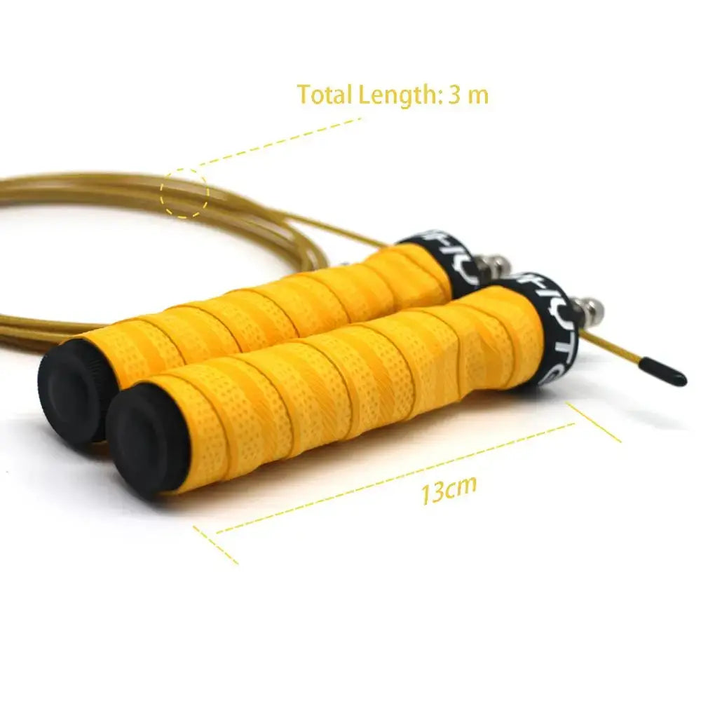 Pro Crossfit Jump Rope features a lightweight design, measuring 3 m long with 13 cm handles for optimal performance in training.