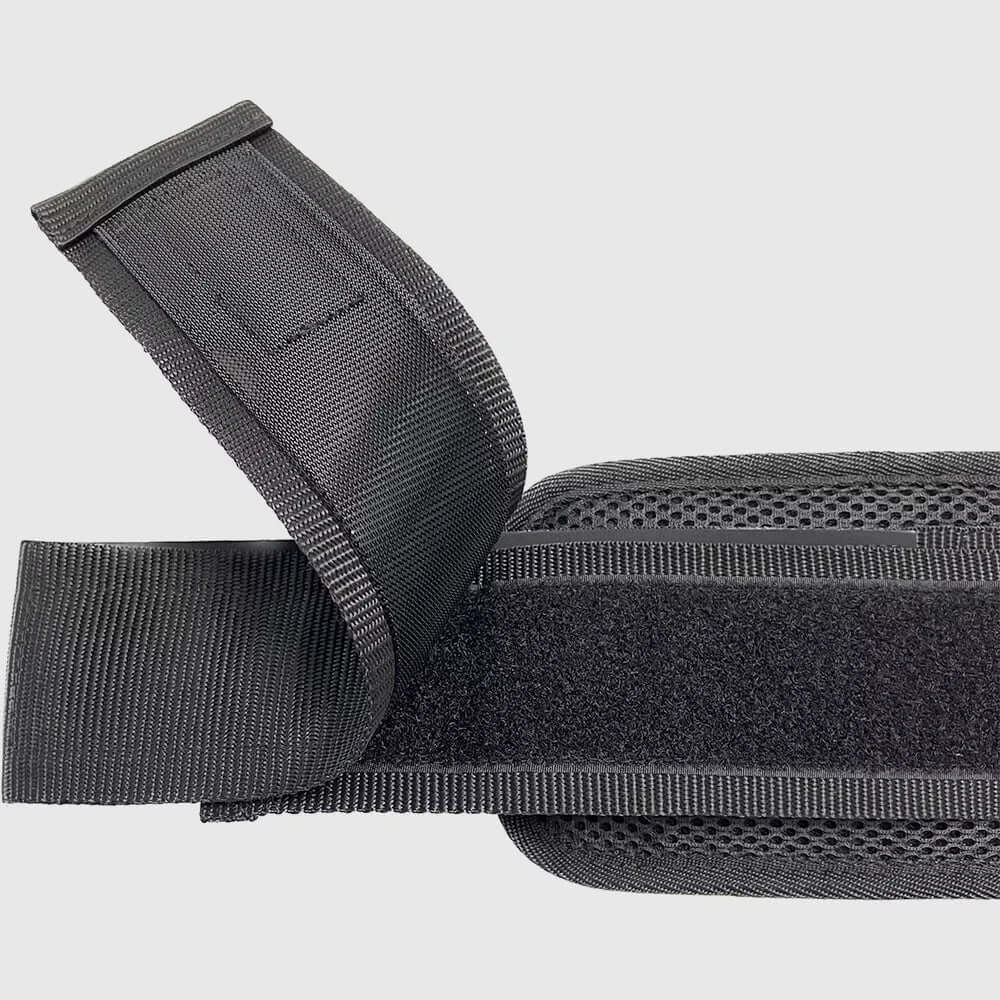 Close-up of hip thrust belt for booty workouts, showcasing adjustable straps and padded design for comfort and performance.