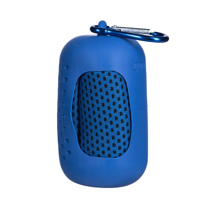Fitness Essentials microfiber ice towel, quick-drying and cooling, ideal for outdoor sports and fitness activities.