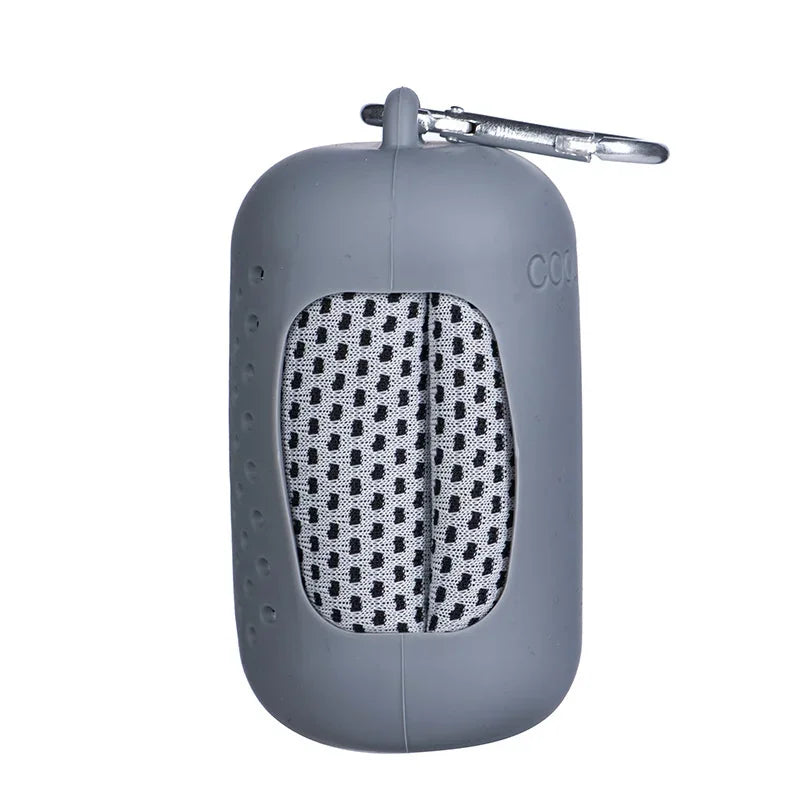 Fitness Essentials microfiber ice towel, quick-drying and cooling, ideal for outdoor sports and fitness activities.
